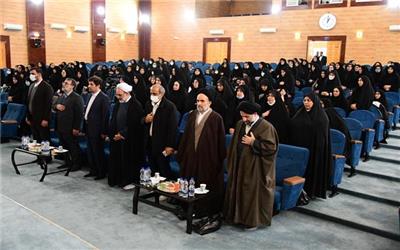 شخصیتی حضرت زهرا(س)شاخصه های یک زن کامل است وامروز بانوان ما با الگو قراردادن ایشان می توانند درعرصه خدمت به خانواده وجامعه حضور موثر ومفید داشته باشند.