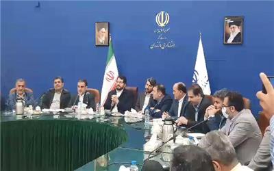 وزیر راه گفت: نهاد‌های عمومی زمین‌های مازاد را برای ساخت مسکن واگذار کنند.