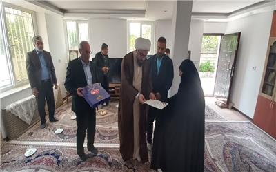 سردار صمصام طور دیدار و از رشادت‌ها و مجاهدت‌های این خانواده فداکار تجلیل و تکریم کردند