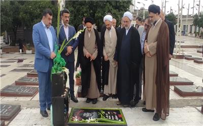 حضور رئیس کل دادگستری مازندران و همکاران قضایی و اداری دادگستری استان، گلزار شهدای مرکز مازندران غبارروبی و عطرافشانی شد.
