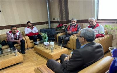 خدمات انسان‌ دوستانه و بی‌منت هلال‌ احمر نماد ایثار و فداکاری است