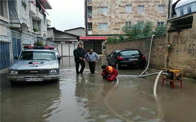 مدیرکل مدیریت بحران مازندران اعلام کرد خسارت سیل به 6 شهر مازندران/سیلاب از واحدهای مسکونی و تجاری تخلیه شد