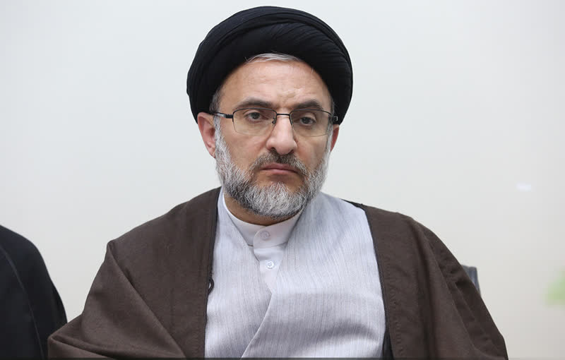 حجت الاسلام خاموشی خطاب به مسئولان اجرایی استان، ادامه داد: مسئله دیگر این است که حق الزحمه امنا را هر سه ماه یکبار حساب کرده و پرداخت کنید